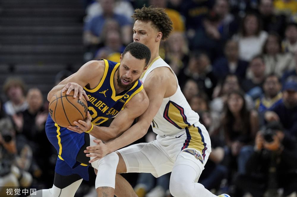 膝跪地也让 膝跪地也让